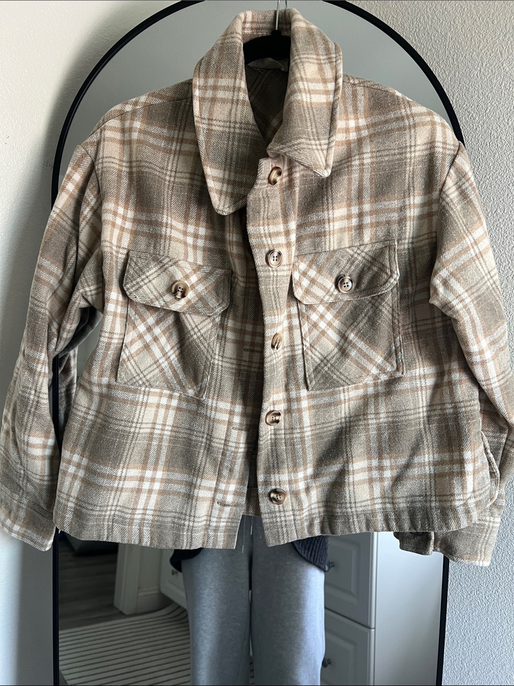 Women’s Beige Plaid Button-Up Jacket